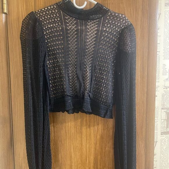 Ronny Kobo Elegant Cropped Black Lace Top - Picture 2 of 8